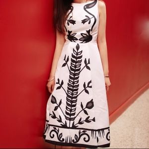 Alice + Olivia white black satin floral pattern